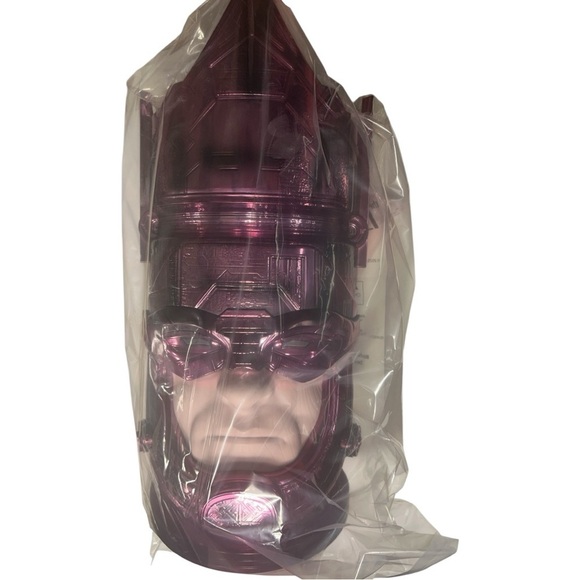 The Fantastic Four - Limited Edition Giant Galactus Popcorn Bucket w/ Lights - Picture 14 of 15